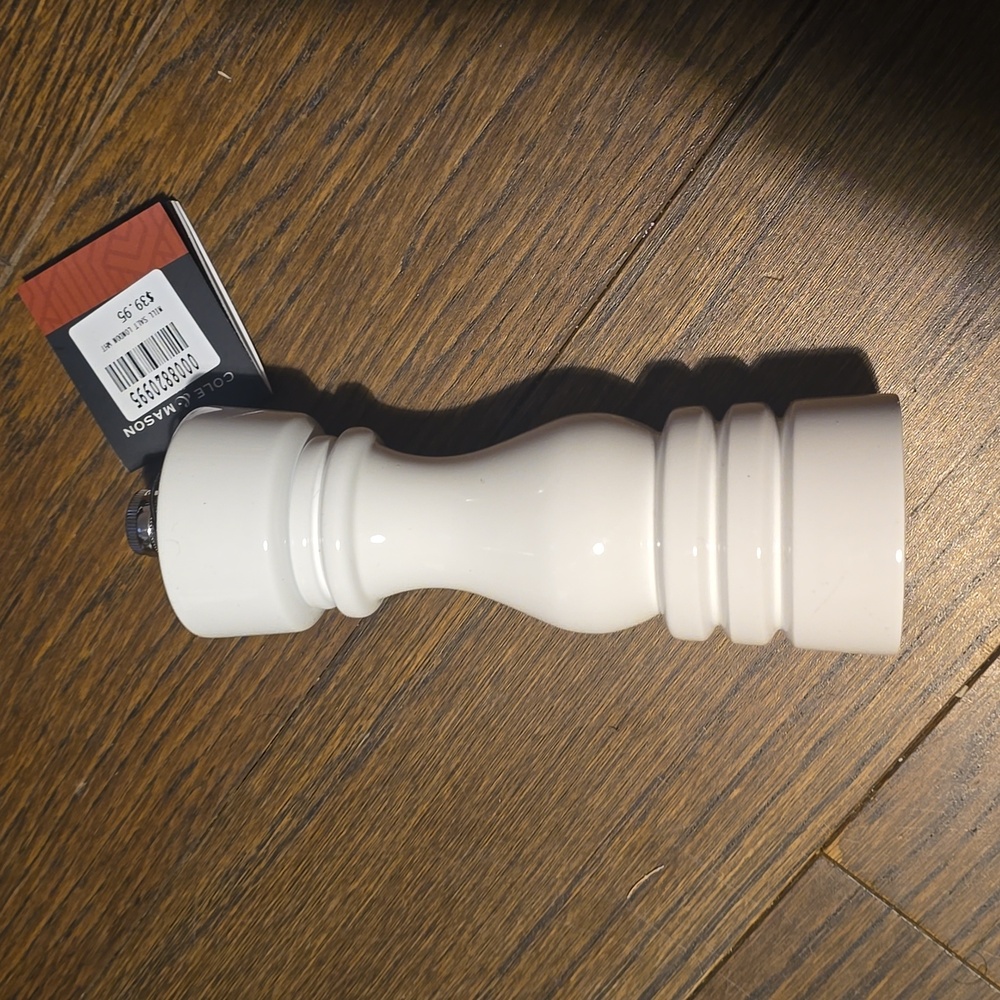 Cole & Mason London Salt Mill, 7",Color White, Retail $39.95 USD - Picture 7 of 7